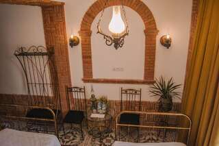 Отель Hotel Janashia Тбилиси Улучшенный двухместный номер с 2 отдельными кроватями-8