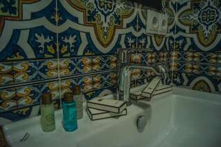 Отель Hotel Janashia Тбилиси Номер с кроватью размера «king-size» и видом на горы-20