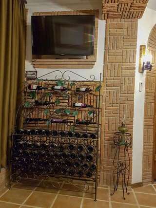 Отель Hotel Janashia Тбилиси Улучшенный двухместный номер с 2 отдельными кроватями и видом на сад-27