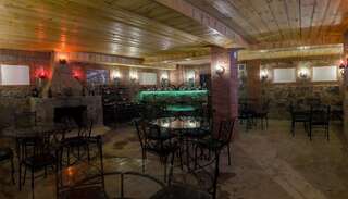 Отель Hotel Janashia Тбилиси Улучшенный двухместный номер с 2 отдельными кроватями и видом на сад-48